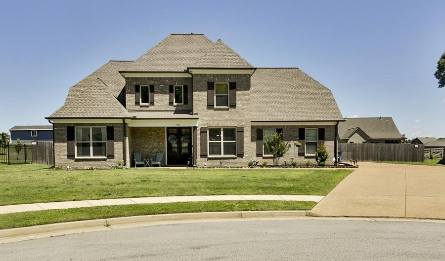 402 S CHINKAPIN Dr, Atoka, TN 38004 - 5 Beds, 3 Bath