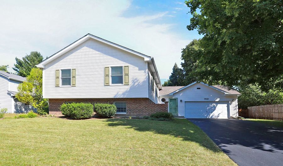 910 S Vista Dr, Algonquin, IL 60102 - 4 Beds, 3 Bath
