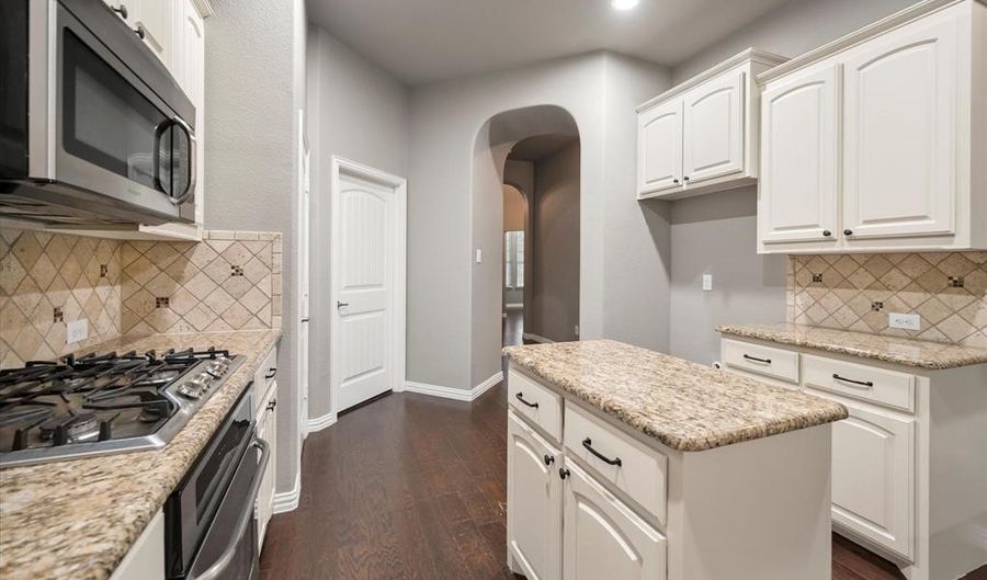 125 Mineral Point Dr, Aledo, TX 76008 - 4 Beds, 3 Bath