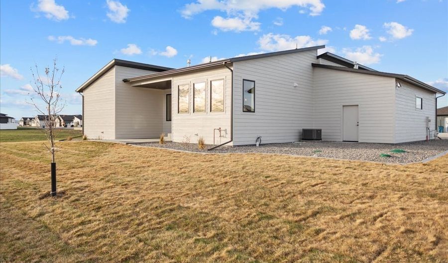 6232 Skycrest Dr, Billings, MT 59106 - 3 Beds, 2 Bath