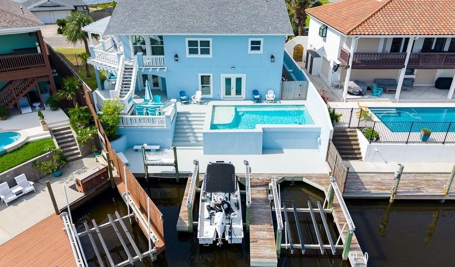 300 Bayview, Aransas Pass, TX 78336 - 4 Beds, 2 Bath