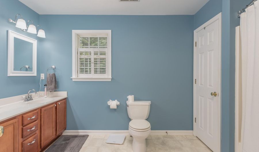 11 COTTONWOOD Dr, Barboursville, VA 22923 - 3 Beds, 3 Bath
