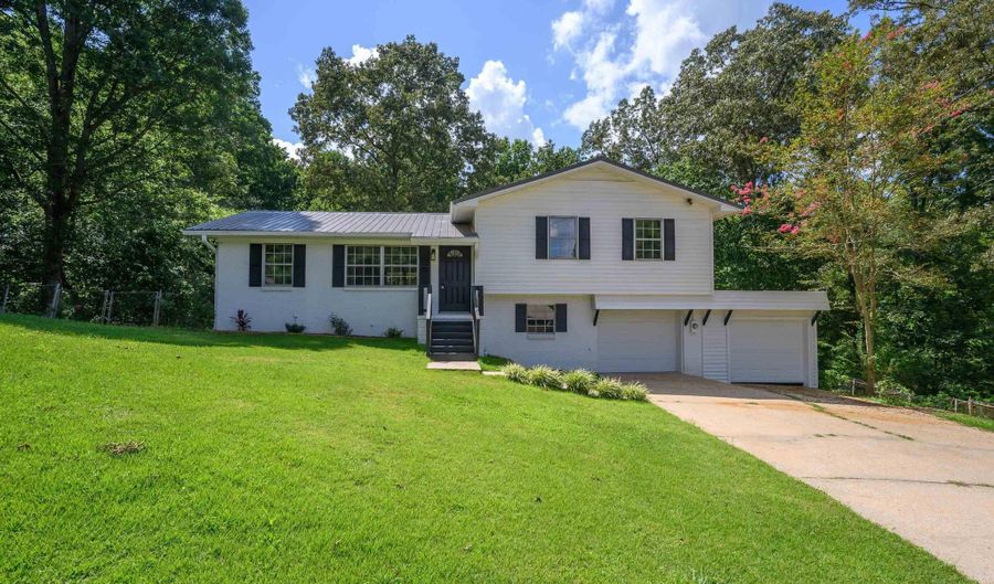 304 HARRIS Ave, Adamsville, AL 35005 - 3 Beds, 2 Bath