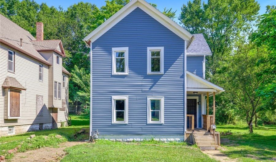121 Lake St, Akron, OH 44301 - 3 Beds, 2 Bath