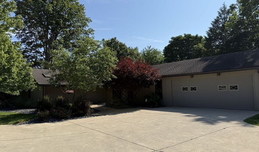 8488 Windfall Ridge Rd, Athens, OH 45701 - 4 Beds, 4 Bath