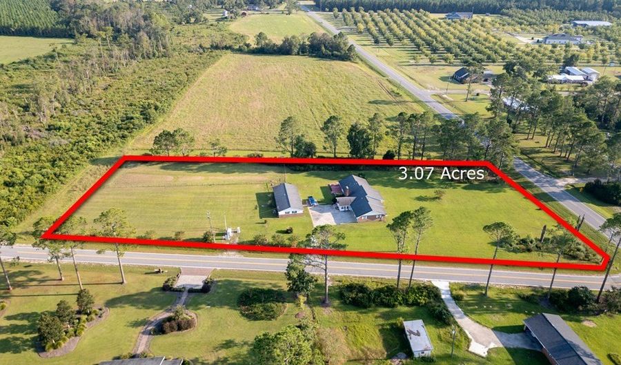 2115 Blackshear Hwy, Baxley, GA 31513 - 4 Beds, 3 Bath