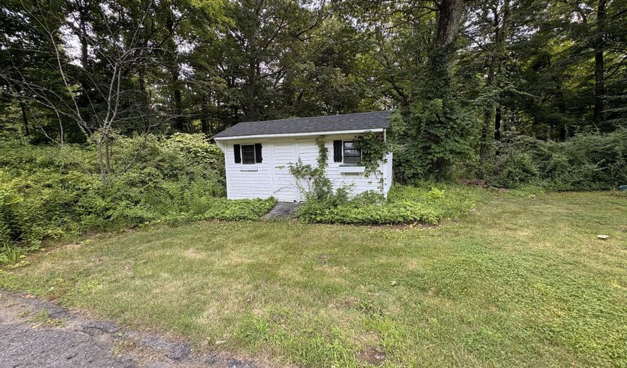 220 School St, Coventry, CT 06238 - 4 Beds, 1 Bath