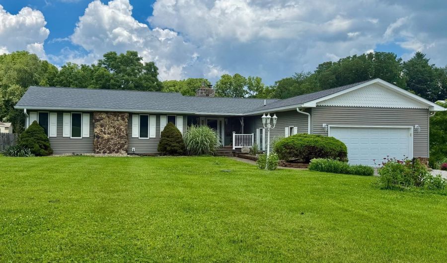 493 E State Road 58, Bedford, IN 47421 - 4 Beds, 3 Bath