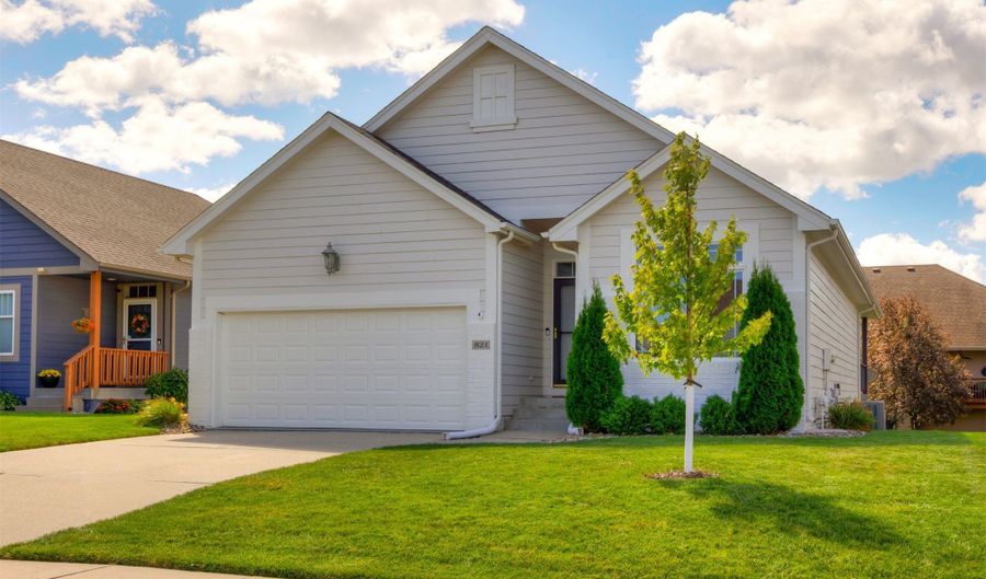 821 NW 21st Ct, Ankeny, IA 50023 - 3 Beds, 3 Bath