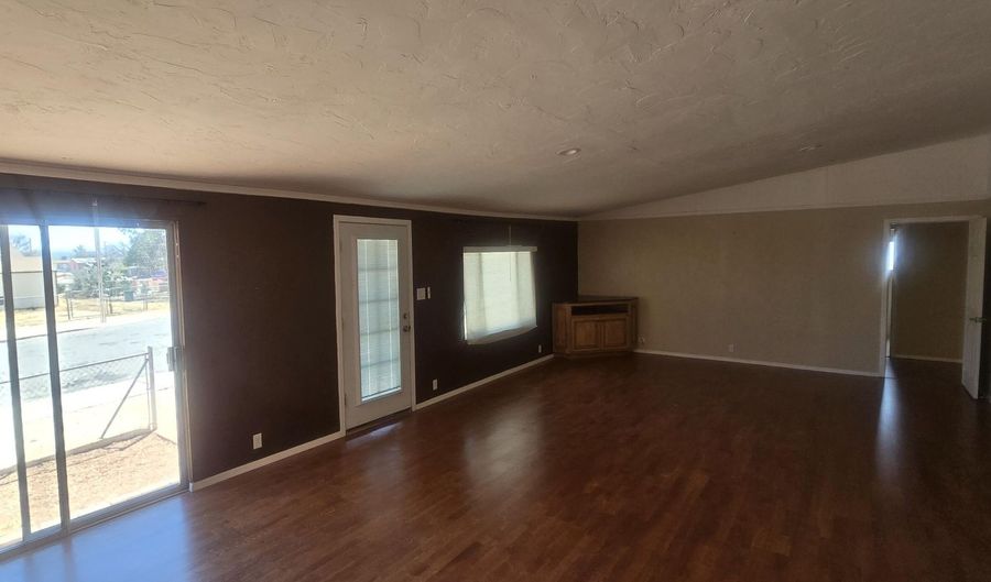 262 S Gila St, Benson, AZ 85602 - 3 Beds, 3 Bath