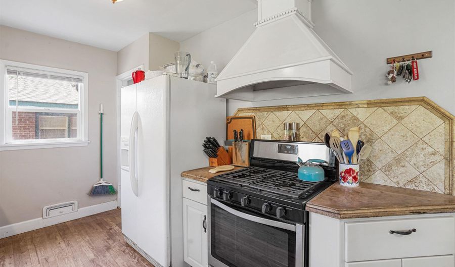 1627 Burton Ave, Burley, ID 83318 - 5 Beds, 2 Bath