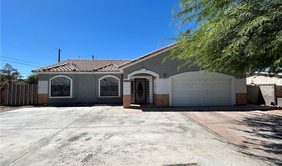 4685 E Wyoming Ave, Las Vegas, NV 89104 - 3 Beds, 2 Bath