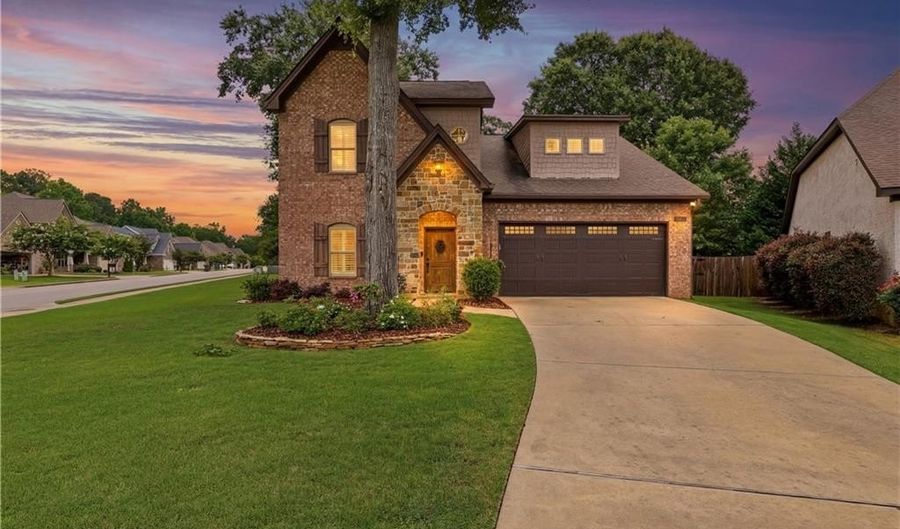 1230 WEATHERFORD St, Auburn, AL 36830 - 5 Beds, 4 Bath