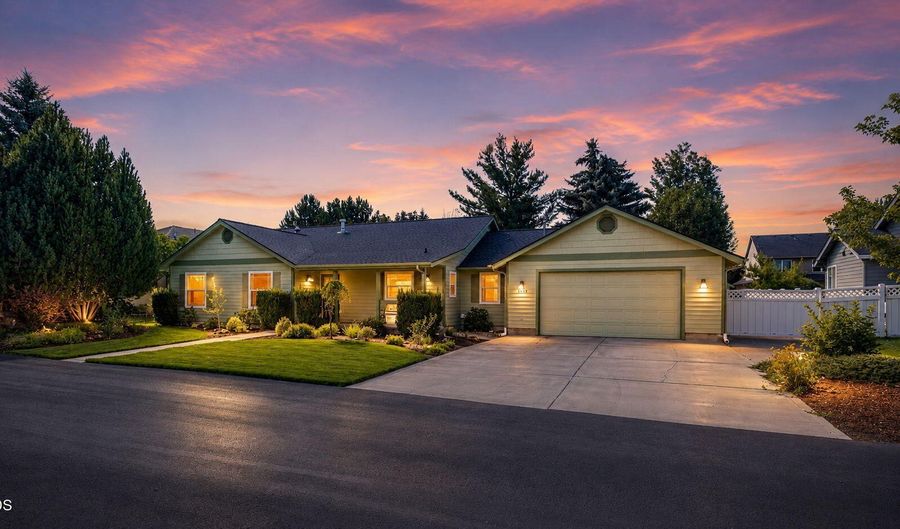 3350 NE Stonebrook Loop, Bend, OR 97701 - 3 Beds, 3 Bath