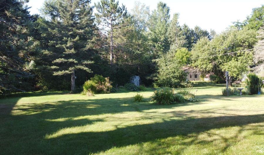 615 OMEGA Cir, Antigo, WI 54409 - 3 Beds, 2 Bath