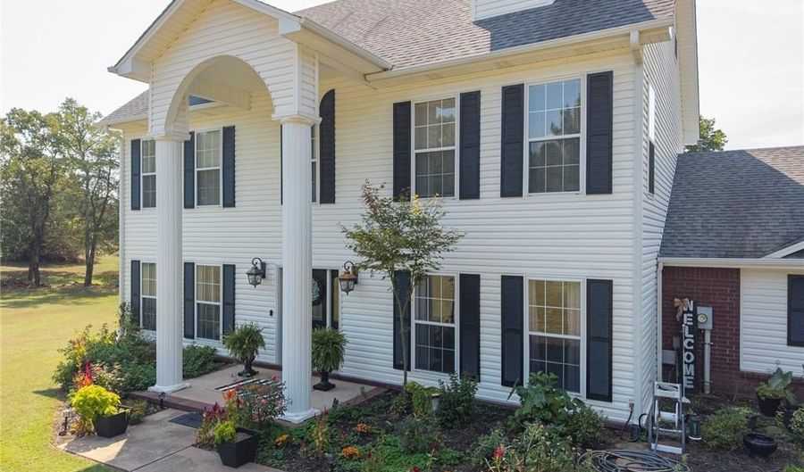 2411 Pauls Valley Ln, Alma, AR 72921 - 4 Beds, 3 Bath