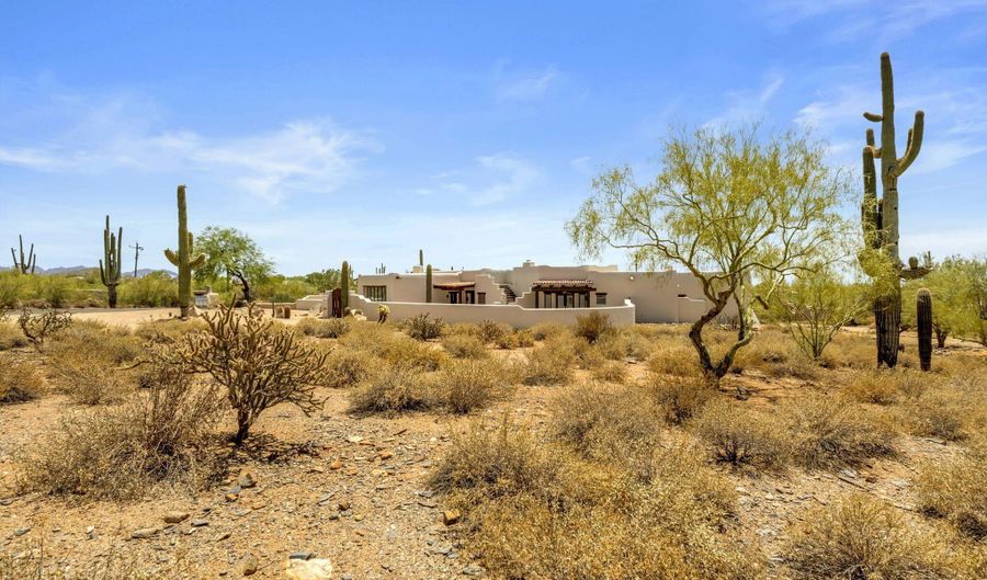 6249 E OLD PAINT Trl, Cave Creek, AZ 85331 - 3 Beds, 3 Bath
