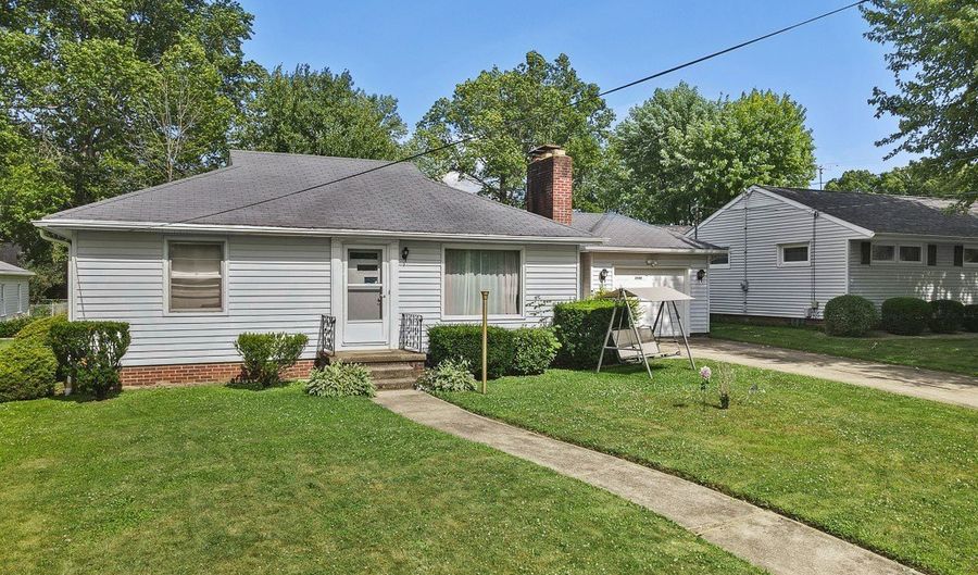 2360 Burton Ave, Alliance, OH 44601 - 2 Beds, 1 Bath