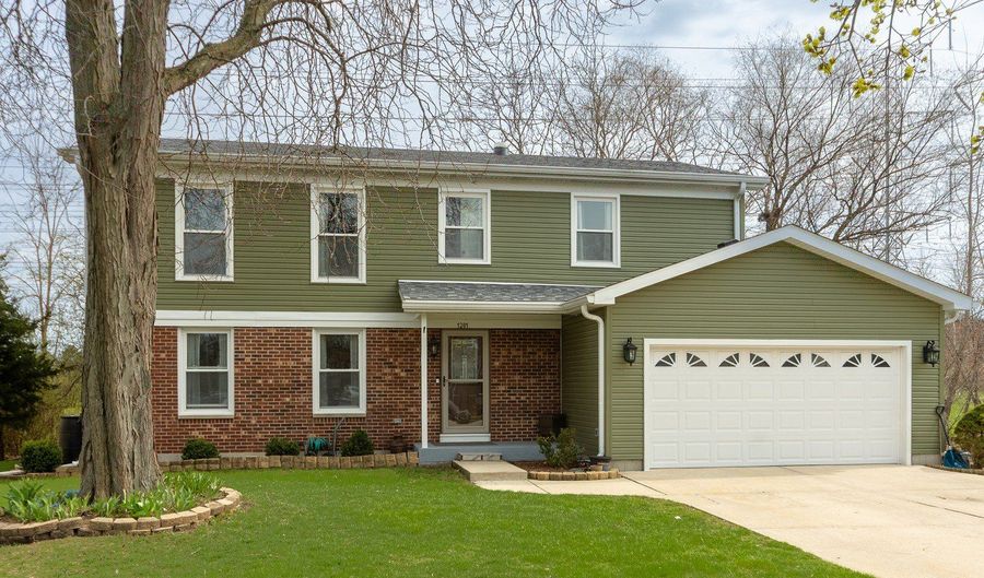 1201 N Scarlet Ct, Addison, IL 60101 - 4 Beds, 3 Bath