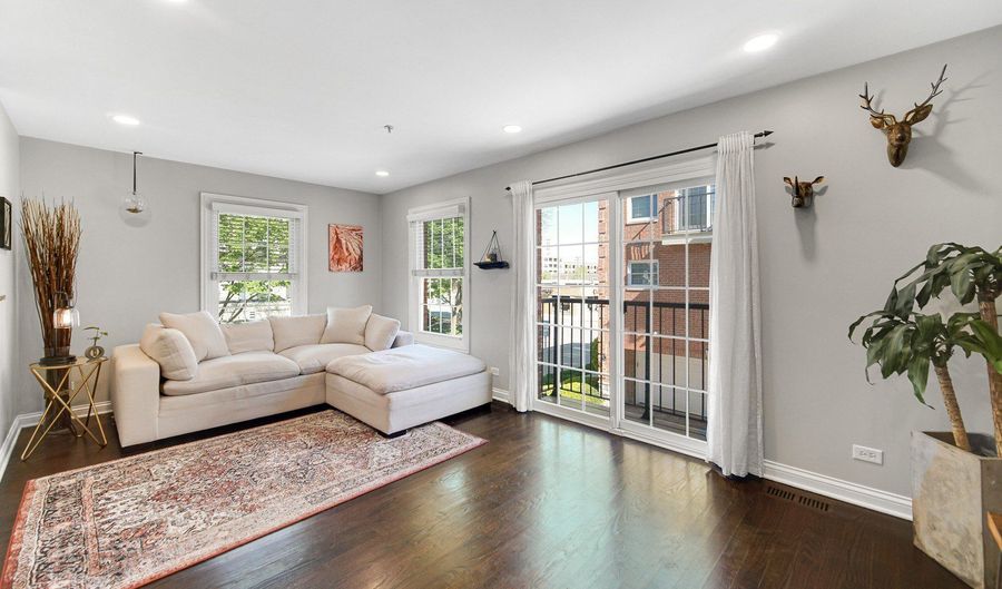 101 S EVERGREEN Ave 12G, Arlington Heights, IL 60005 - 2 Beds, 2 Bath