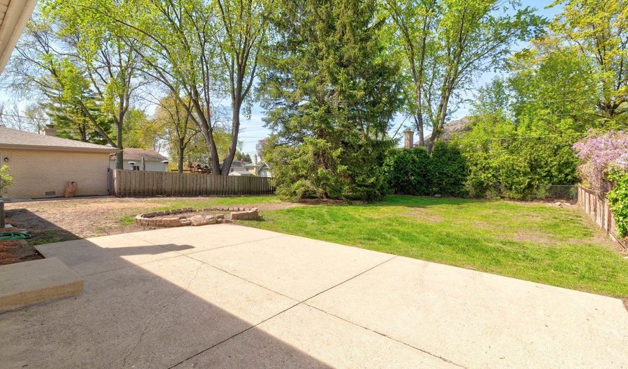 520 S Rammer Ave, Arlington Heights, IL 60004 - 3 Beds, 2 Bath