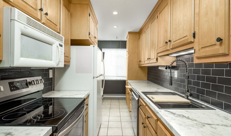 21 Pine Ct 21, Cromwell, CT 06416 - 2 Beds, 2 Bath