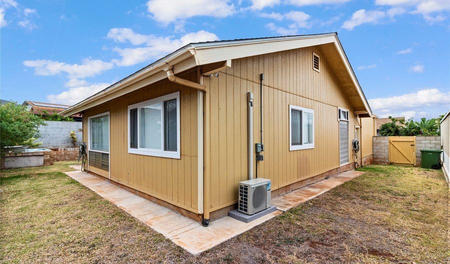92-1203 Makamai Pl, Kapolei, HI 96707 - 3 Beds, 2 Bath