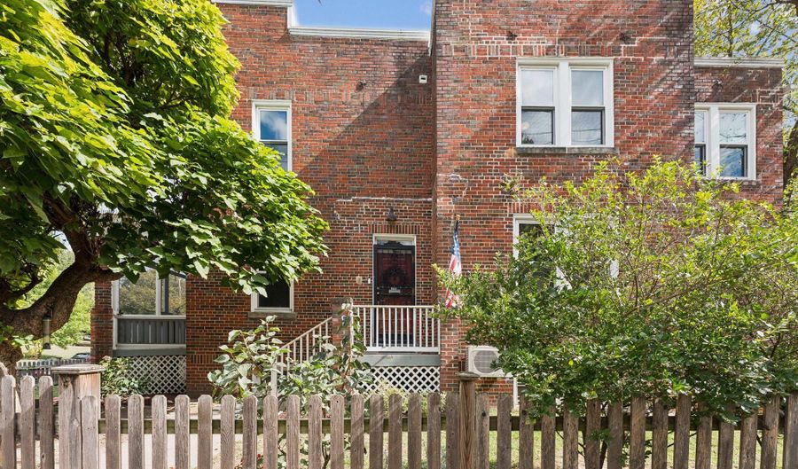 5627 7TH St NW, Washington, DC 20011 - 4 Beds, 3 Bath