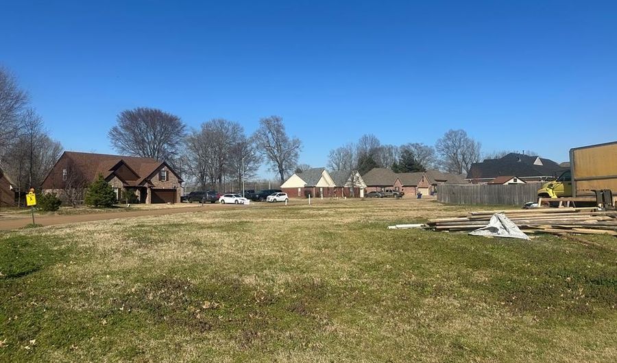 128 Shadow Ln, Batesville, MS 38606 - 5 Beds, 2 Bath