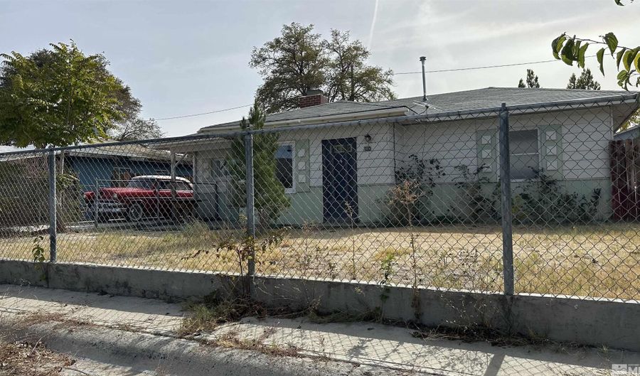 110 Harrison St, Hawthorne, NV 89415 - 3 Beds, 1 Bath