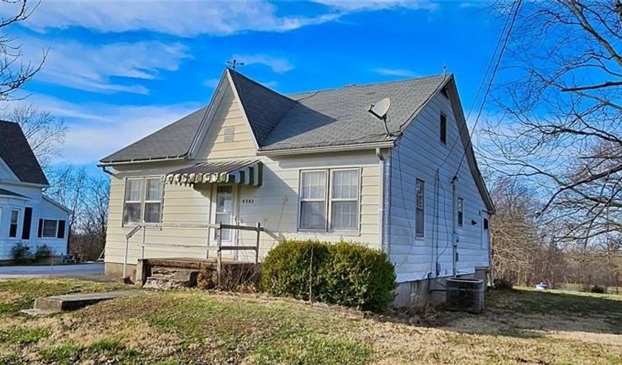 9302 Main St, Altenburg, MO 63732 - 3 Beds, 1 Bath
