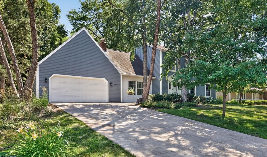 8906 138th Street Ct, Apple Valley, MN 55124 - 4 Beds, 4 Bath