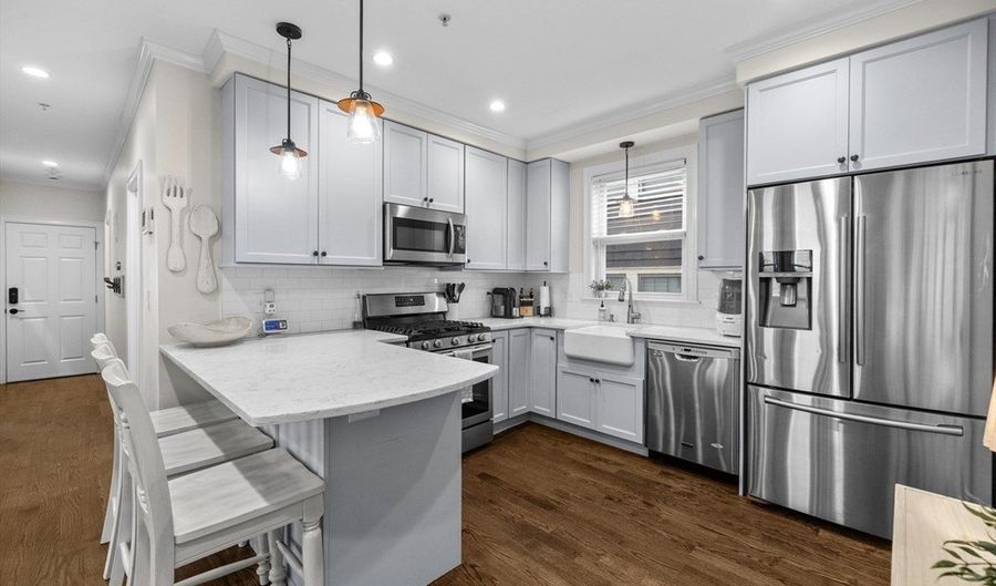 465 Ashmont St A, Boston, MA 02122 - 3 Beds, 2 Bath