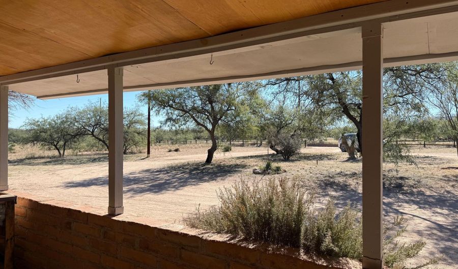2856 W Trails End Rd, Benson, AZ 85602 - 3 Beds, 2 Bath