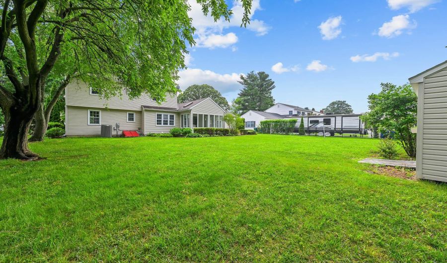 111 N FAIRFIELD Dr, Dover, DE 19901 - 4 Beds, 3 Bath