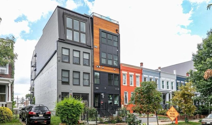 254 15TH St SE 2, Washington, DC 20003 - 2 Beds, 2 Bath