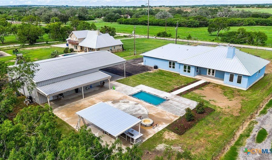 731 County Road 356, Adkins, TX 78101 - 3 Beds, 4 Bath