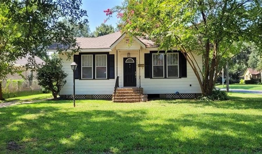 902 Anniston Ave, Shreveport, LA 71105 - 3 Beds, 2 Bath