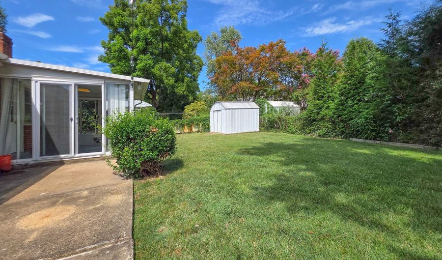 5921 ARLINGTON Blvd, Arlington, VA 22203 - 4 Beds, 3 Bath