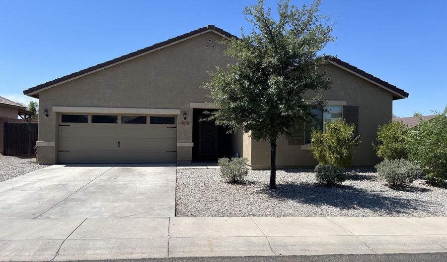 25161 W CARSON Ct, Buckeye, AZ 85326 - 4 Beds, 2 Bath