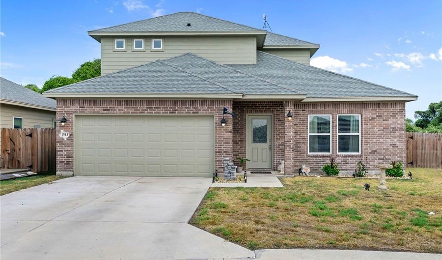 1513 Lisa Ann Dr, Aransas Pass, TX 78336 - 3 Beds, 3 Bath