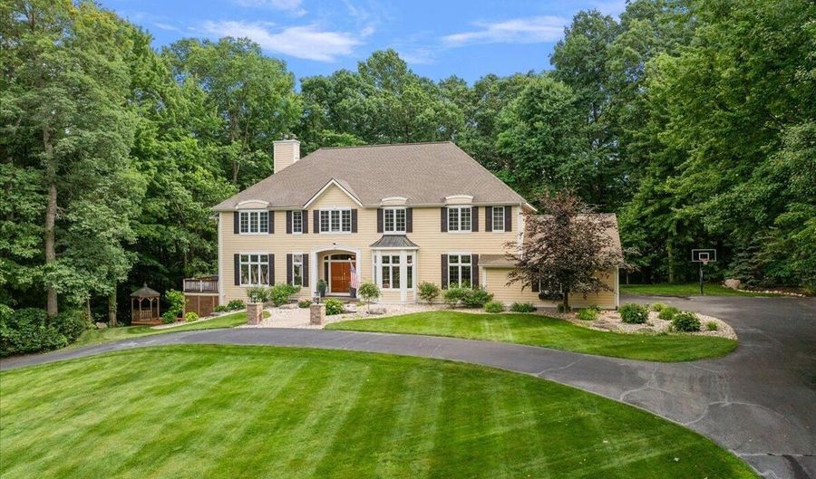 4608 Old Grand River Trl NE, Ada, MI 49301 - 4 Beds, 6 Bath