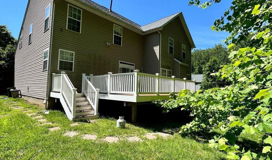 1217 GRANADA St, Accokeek, MD 20607 - 4 Beds, 4 Bath