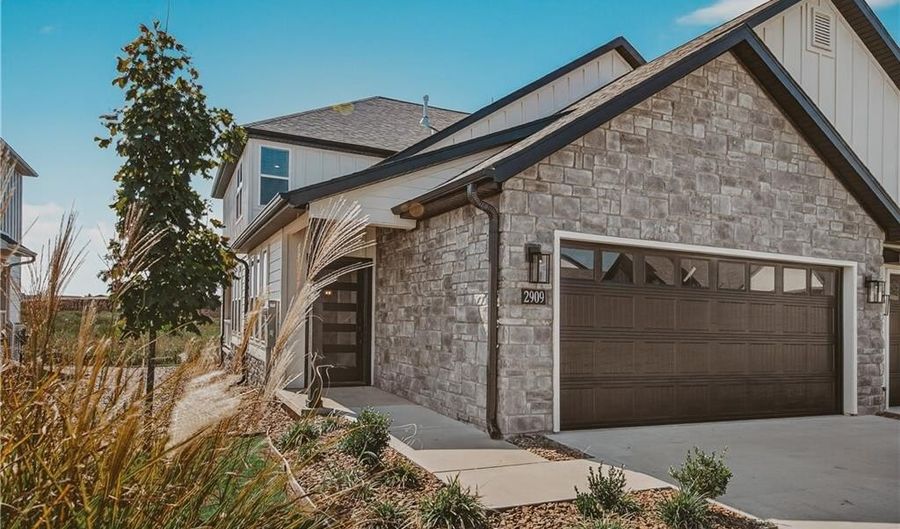 2909 SW Hampshire Ave, Bentonville, AR 72713 - 3 Beds, 3 Bath