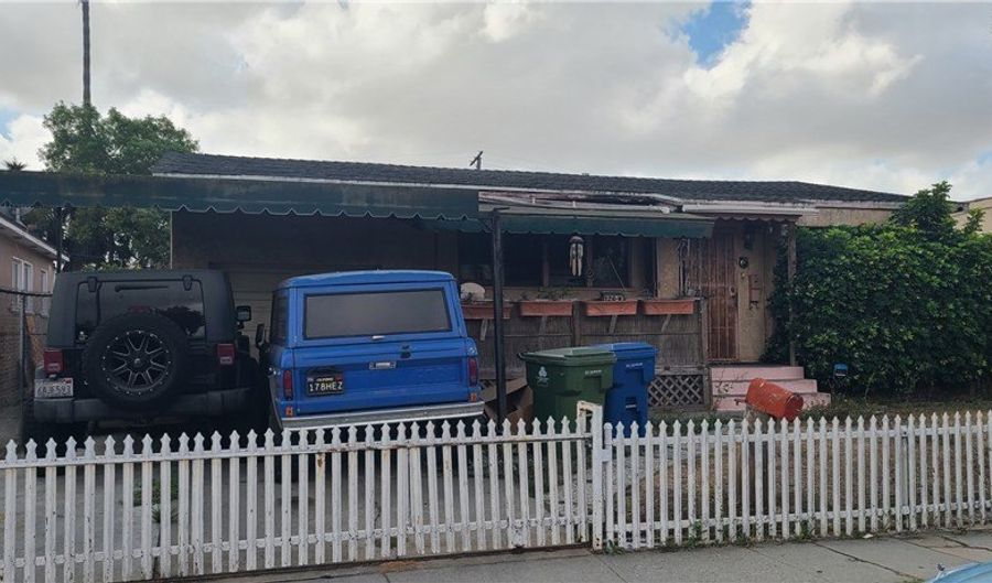 126 W 111th, Los Angeles, CA 90061 - 2 Beds, 1 Bath