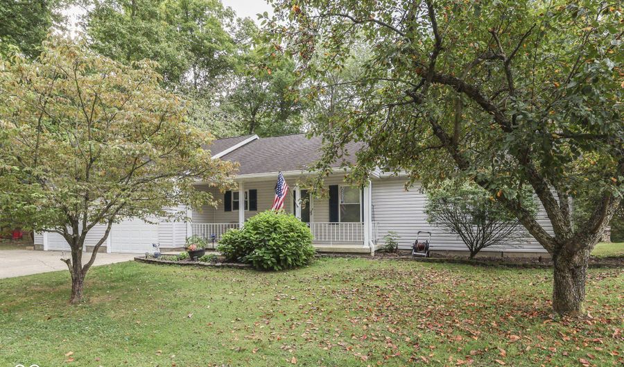 596 Briarwood Ln, Bedford, IN 47421 - 3 Beds, 2 Bath