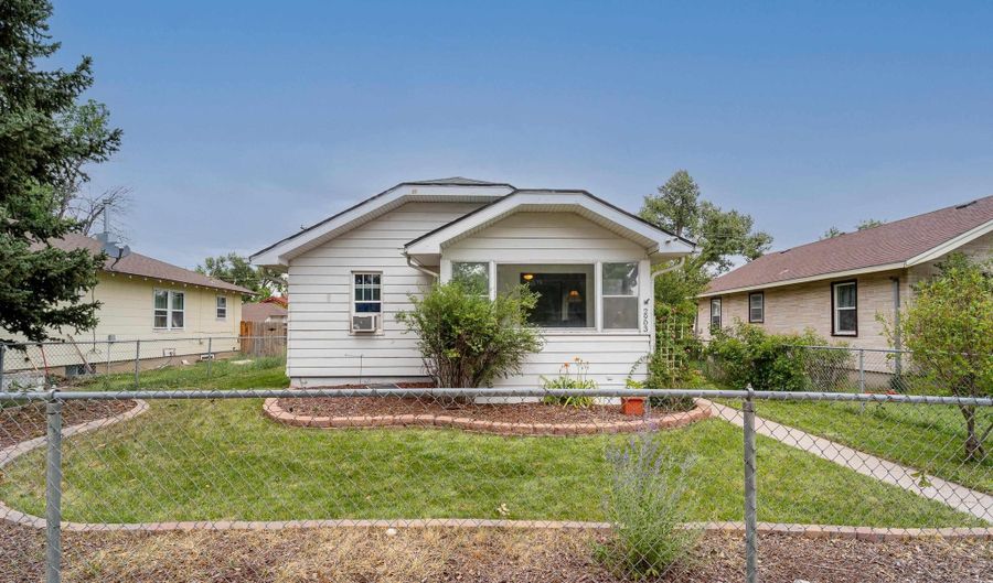 2903 SNYDER Ave, Cheyenne, WY 82001 - 2 Beds, 1 Bath