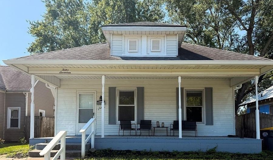 1217 W 3rd St, Anderson, IN 47304 - 3 Beds, 2 Bath