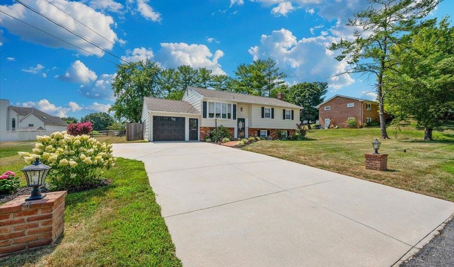 106 DELLA Ln, Boonsboro, MD 21713 - 3 Beds, 2 Bath