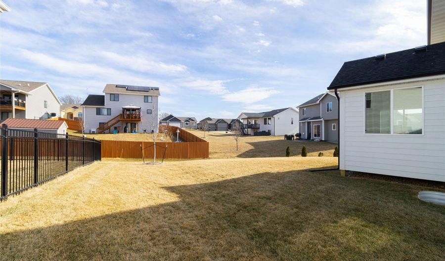 1409 Timberview Dr, Adel, IA 50003 - 4 Beds, 3 Bath